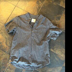 Gray/blue short sleeve bird pull over shirt, size medium